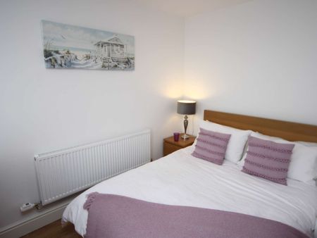 High Specification En-Suite Student Accommodation - A female house with all rooms having en-suites - Photo 4