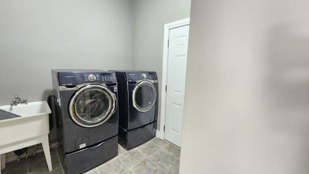 For Lease - 1417 Sheldon Street Unit# MAIN, Innisfil, Ontario - Photo 3