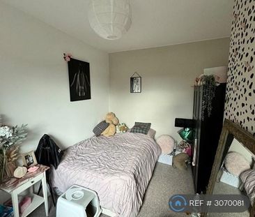 2 bedroom end of terrace house to rent - Photo 4