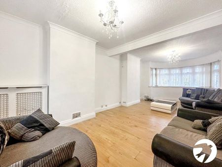 4 bedroom semi-detached house to rent - Photo 3