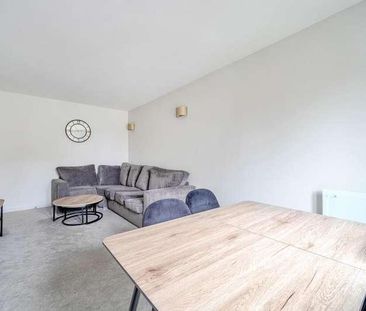 Slough, Berkshire, SL3 - Photo 3