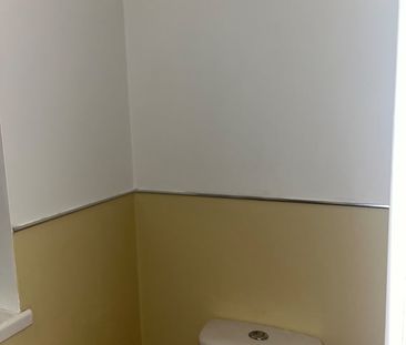 4 Bed Semi-Detached House, Coppetts Close, N12 - Photo 5