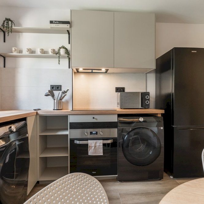Spacious double en-suite room in Madrid - Photo 1