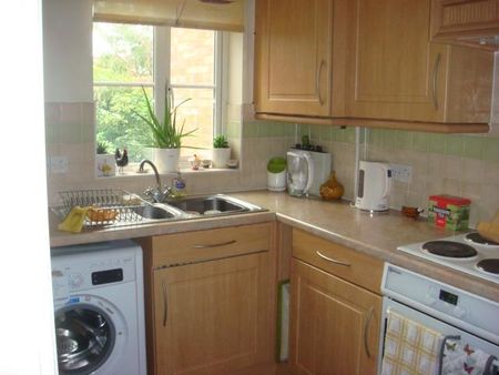 2 bedroom terraced house to rent - Photo 4