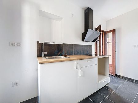 Location Appartement 3 pièces 40m² SARROLA CARCOPINO 20167 - Photo 2