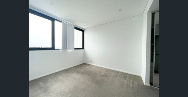 Spacious Bright 2 Bedroom Apartment - Photo 1