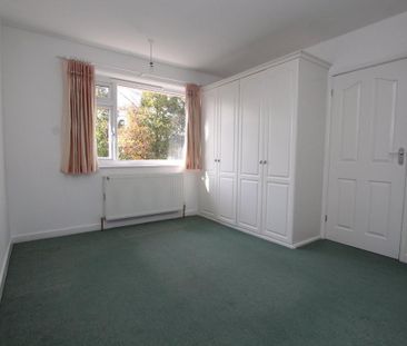 3 bedroom link detached house to rent - Photo 3