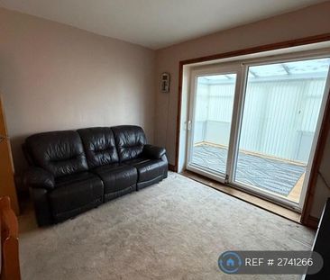 5 bedroom semi-detached house to rent - Photo 6