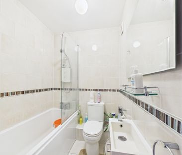 48-50 Cooden Close, Bromley, BR1, London - Photo 5
