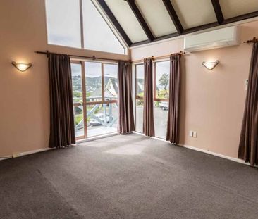 Charming and Spacious Home at 104a Allington Road - Photo 4