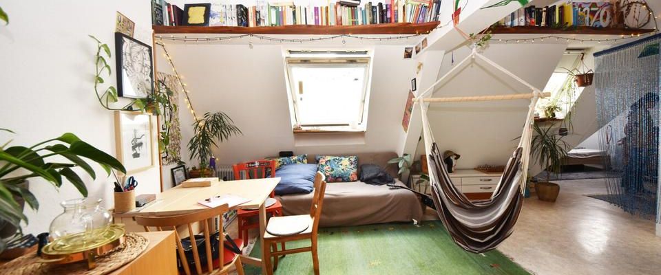 DIETZ: 1-Zimmer-Dachgeschosswohnung mit Küchenzeile im 5. Oberrgeschoss - OHNE AUFZUG nur 1 Person! - Photo 1