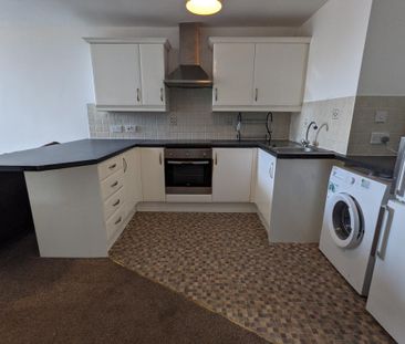 3 bedroom flat to rent - Photo 6