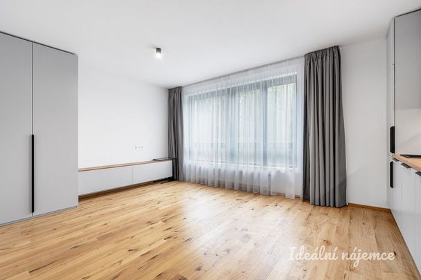 Pronájem bytu 1+kk 33 m² - Photo 1