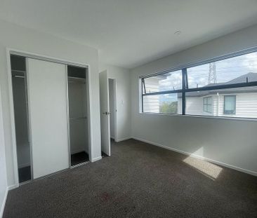 New Build, Standlone with fenced Garden! - Photo 1