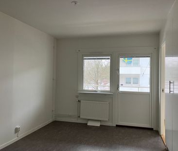 Lövsångargatan 84 - Foto 1