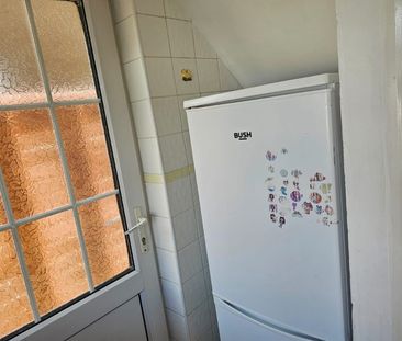 3 Bed Semi-Detached House, Helder Street, CR2 - Photo 6
