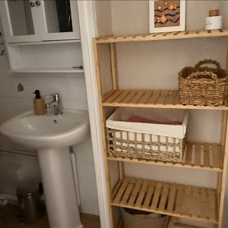 2 pièces - Meublé - 45 m² - 2ème étage - Colocation non autorisée - Photo 1