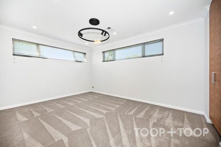 Stunning, spacious contemporary living - Photo 3