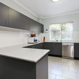 Oversized Apartment in Central location - Photo 2