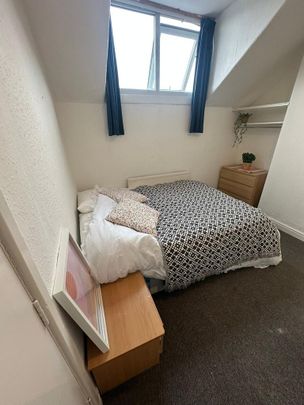 6 bedroom house to rent - Photo 1