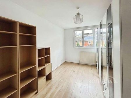 Kelsey Close, Maidenhead, SL6 - Photo 3