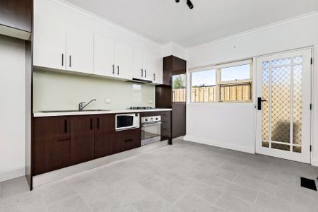 3/13 Scheele Street, Surrey Hills - Photo 4