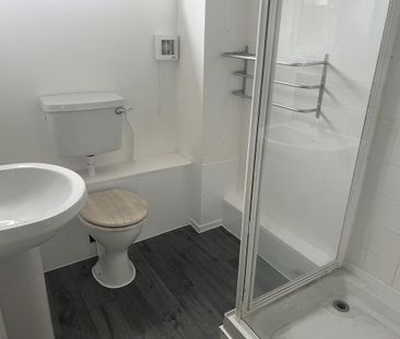 2 bedroom ground floor flat to rent - Photo 3