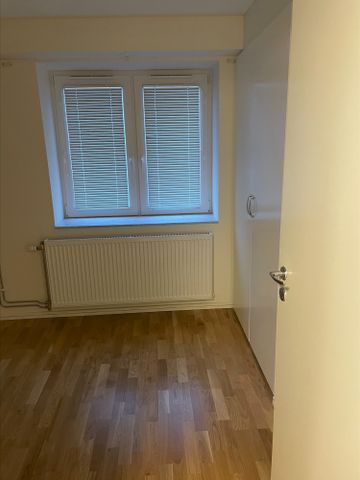 Myrstigen 11, Södertälje - Photo 3