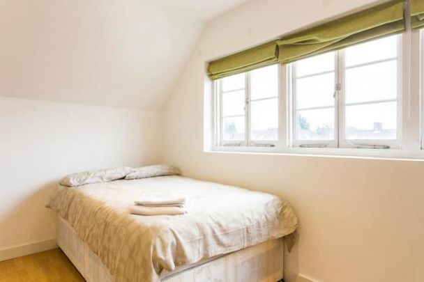 Flat 25 Finchley Road, Hampstead NW3 7AJ - Photo 1