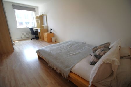 Flat 73, Samara Plaza, LS2 9DU, Leeds - Photo 2