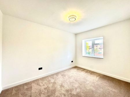 3 Bed Detached House, Long Lane, CR0 - Photo 4