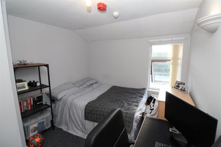 6 bedroom house to rent - Photo 4