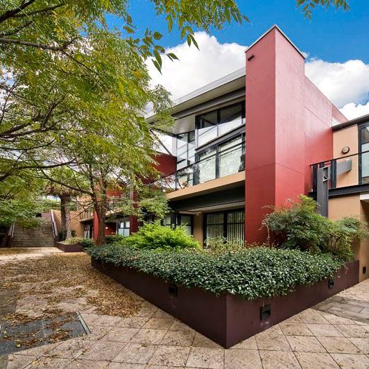 Victoria Gardens.......Great Location - Photo 1