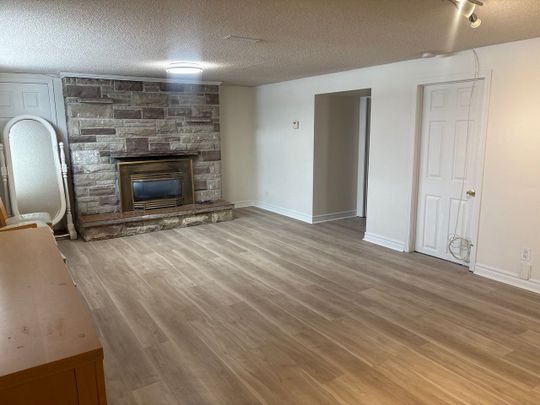 For Lease - 431 Oceanside Avenue Unit# A, Richmond Hill, Ontario - Photo 1