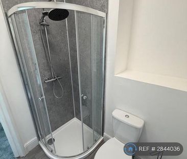 1 bedroom in a house share to rent - Photo 6