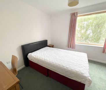 3 bedroom flat to rent - Photo 2