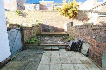 2 bedroom terraced house to rent - Photo 4