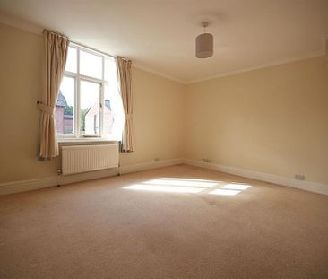 3 Bedroom Terraced To Let - Photo 2