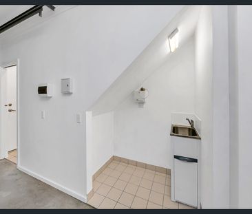 Unfurnished 2 Bedroom 1.5 Bathroom Townhouse in City for Rent !!! - Photo 1