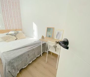 Avenida de Ramón y Cajal, Sevilla, Andalusia 41005 - Photo 1