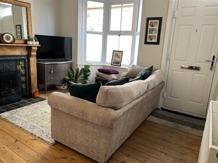 2 bedroom terraced house to rent - Photo 3