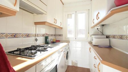 2-bedroom apartment for rent in Trafalgar - Photo 2