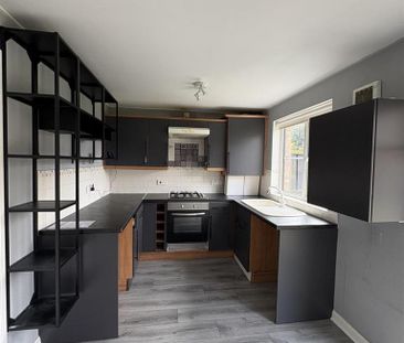 2 bedroom semi-detached house to rent - Photo 3