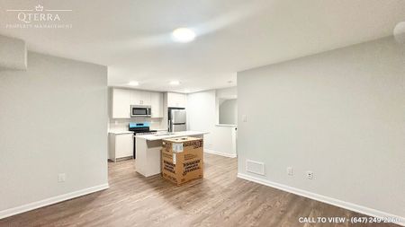 BRAND NEW 2-BEDROOM STACKED TOWNHOUSE WITH BEAUTIFUL FINISHES - Photo 5