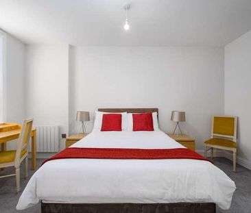 Waverley Road, Kenilworth, CV8 - Photo 4