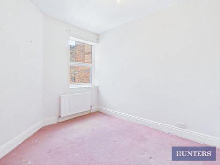 2 bedroom Flat To Let - Photo 2