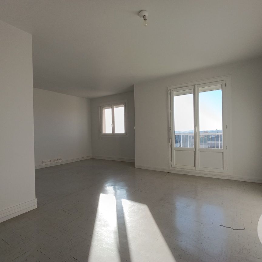 Location Appartement 4 pièces 68m² LA CHAPELLE ST LUC 10600 - Photo 1