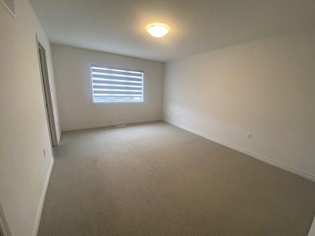 4 bedroom home for rent in Brantord - Photo 3