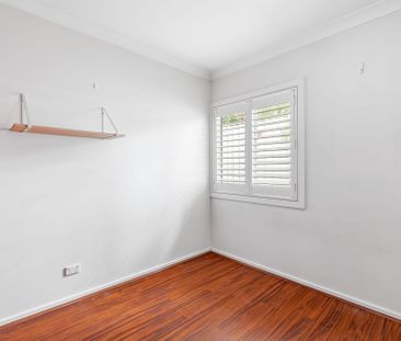 Stylish Townhouse - Photo 3