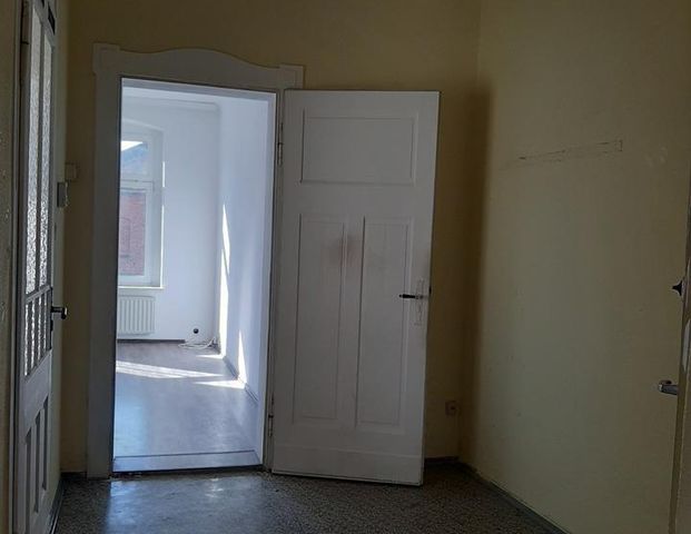 Selbstrenovierer aufgepasst: Altbau-Beletage in Gründerzeit-Stadtvilla! - Foto 1